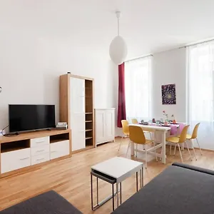 City Raffaelgasse Апартаменты