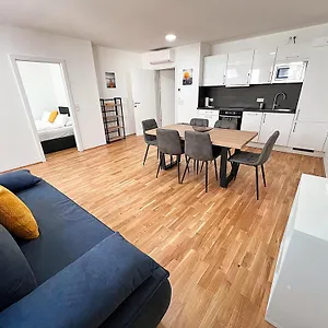 Modern, New, Next To Metro - Gg13 Apartment